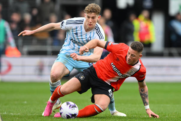 慢镜头：尤文为穆阿尼提出租借报价，巴黎认为卖英超可直接获利.